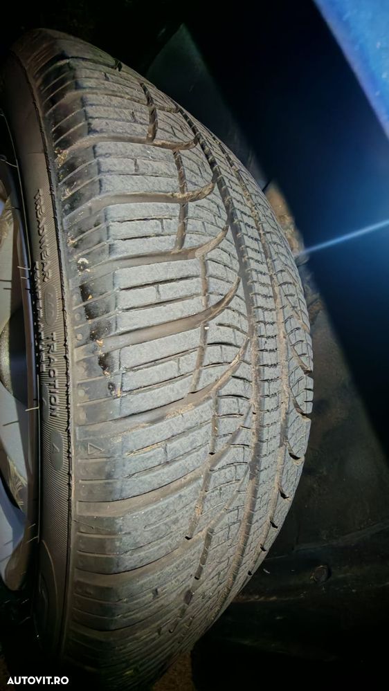 Toyota Prius (Hybrid) - 21