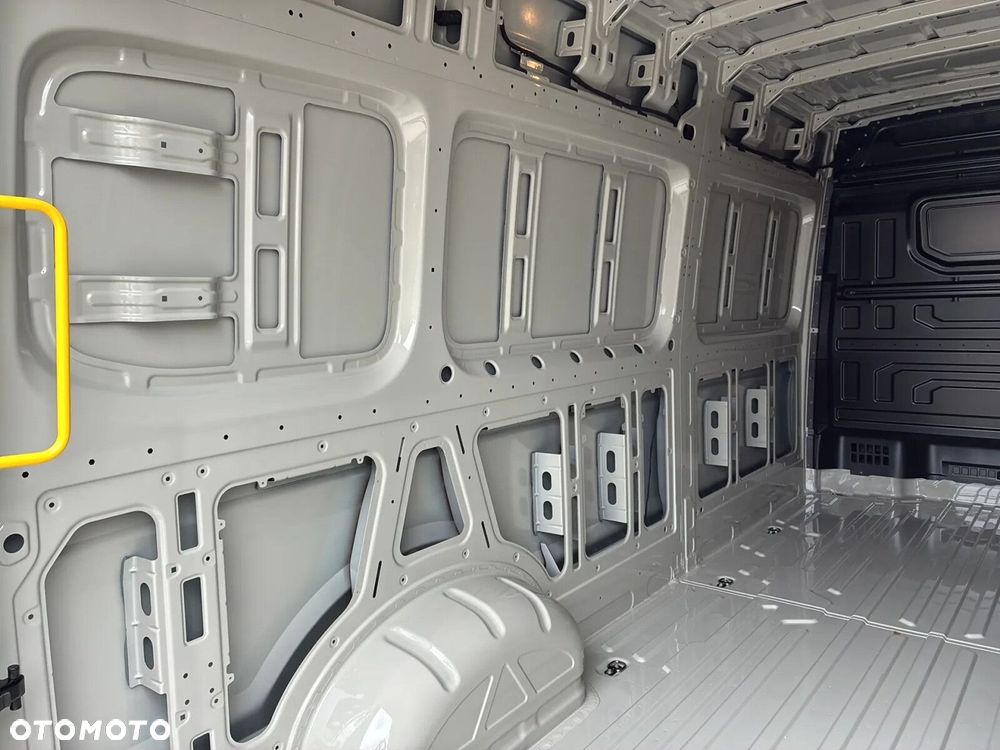 Volkswagen Crafter 35 Furgon L4H3, 2.0BiTDI 177KM, 4490mm, Wysoki dach - 13