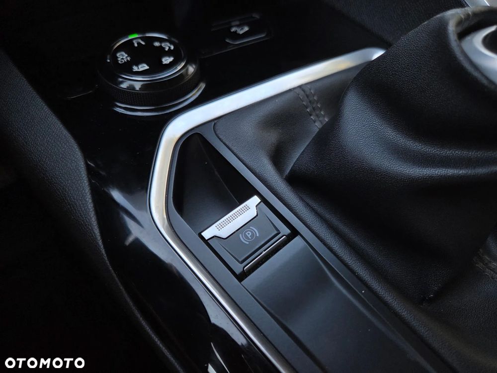 Peugeot 3008 PureTech 130 Stop & Start Allure - 17