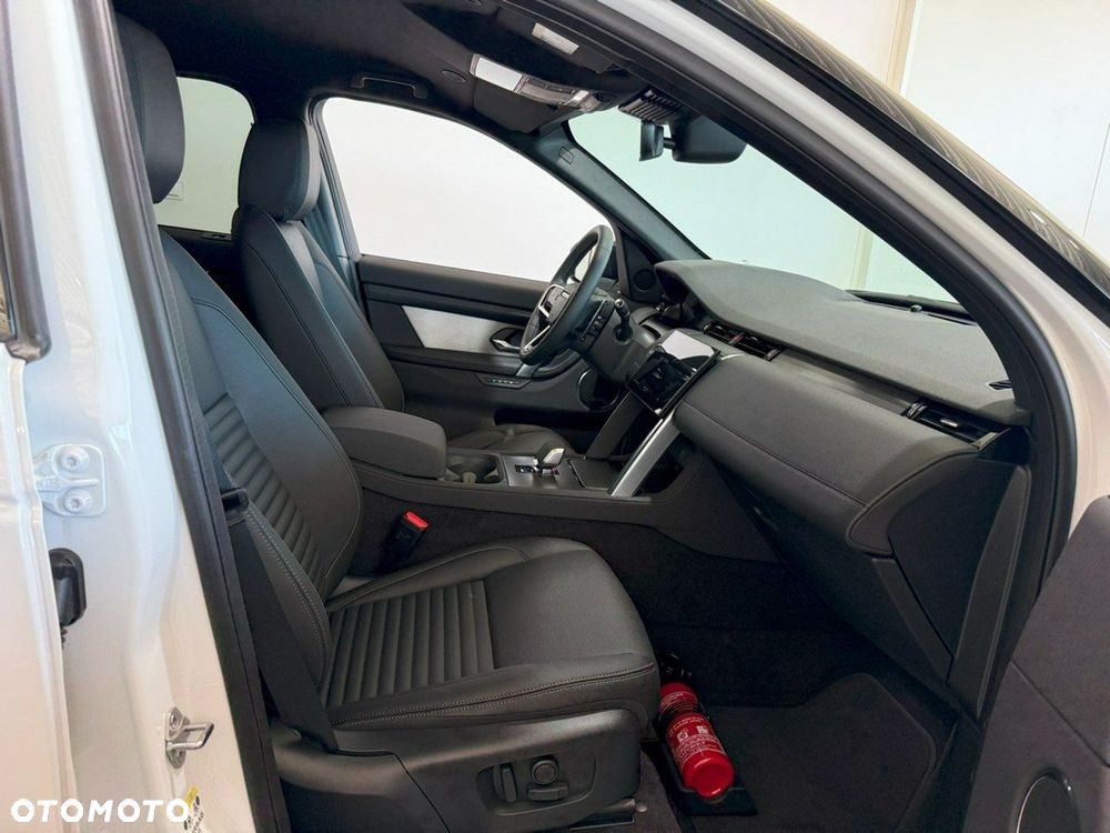 Land Rover Discovery Sport - 8