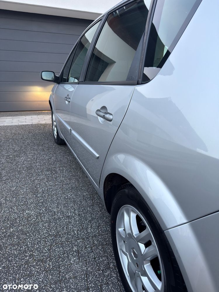 Renault Scenic 2.0 16V Privilege - 7