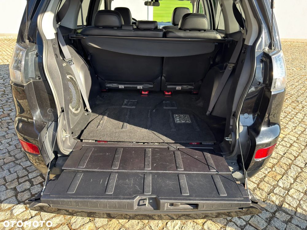 Mitsubishi Outlander 2.0 DID Intense + SE - 13
