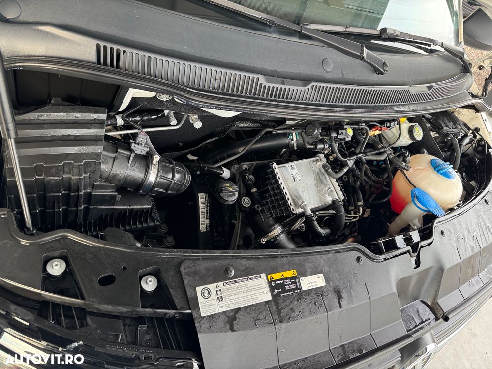 Volkswagen Multivan - 29