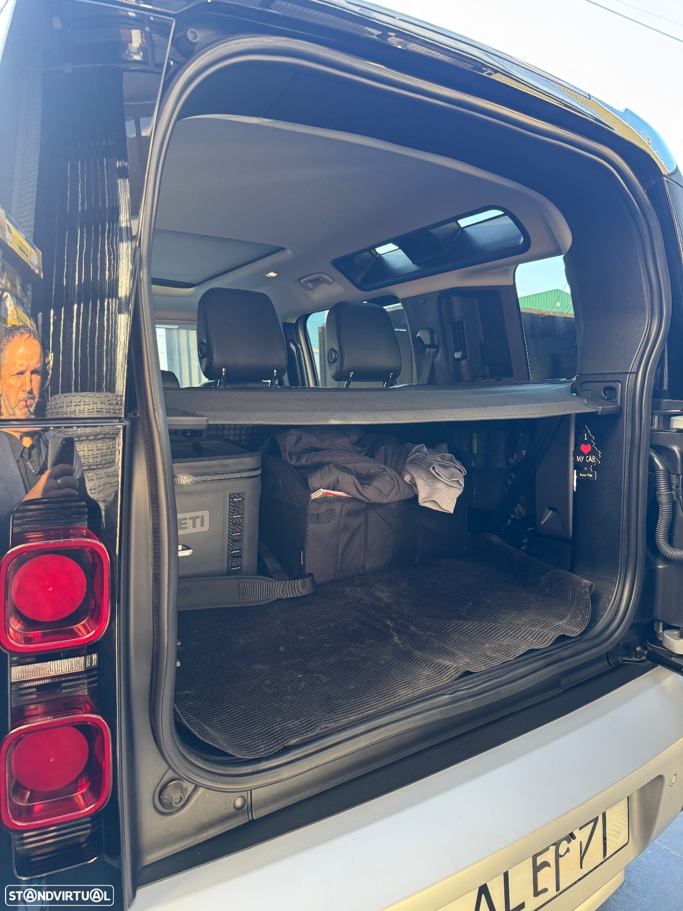 Land Rover Defender 2.0 D 110 AWD SE - 3