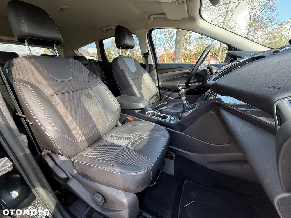 Ford Kuga 2.0 TDCi 4x4 Titanium - 29