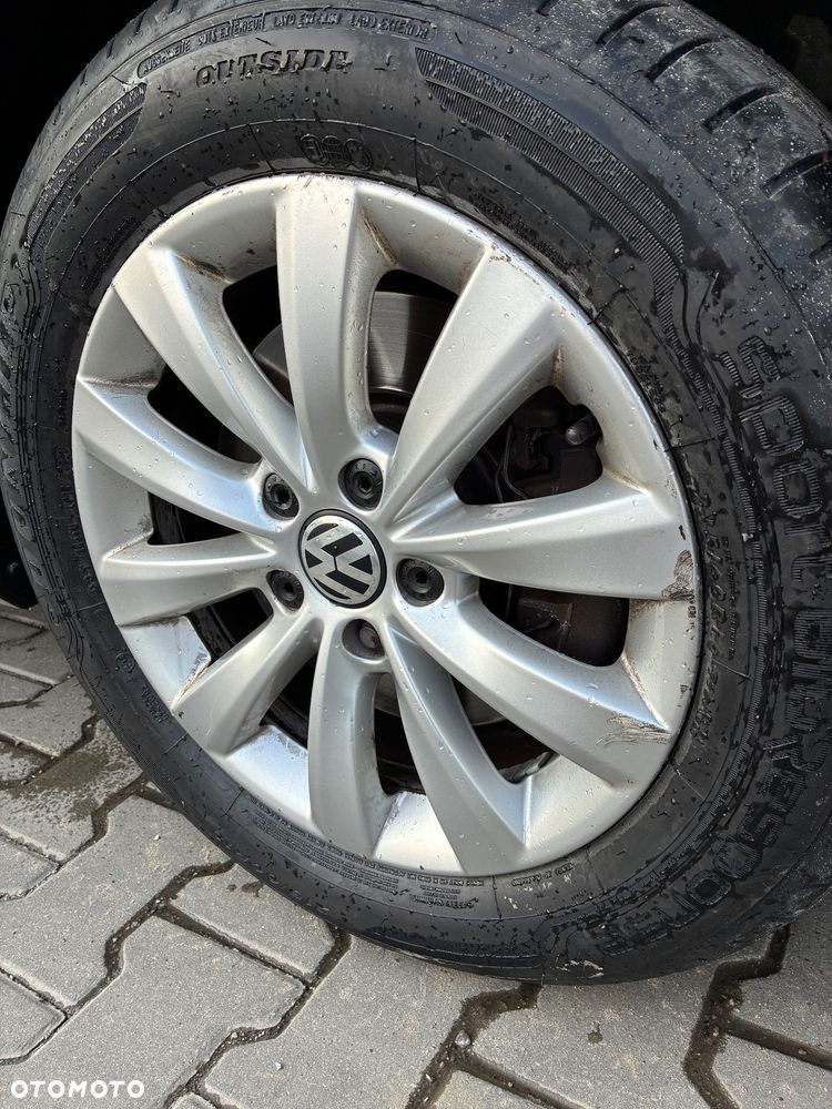 Volkswagen Passat - 11