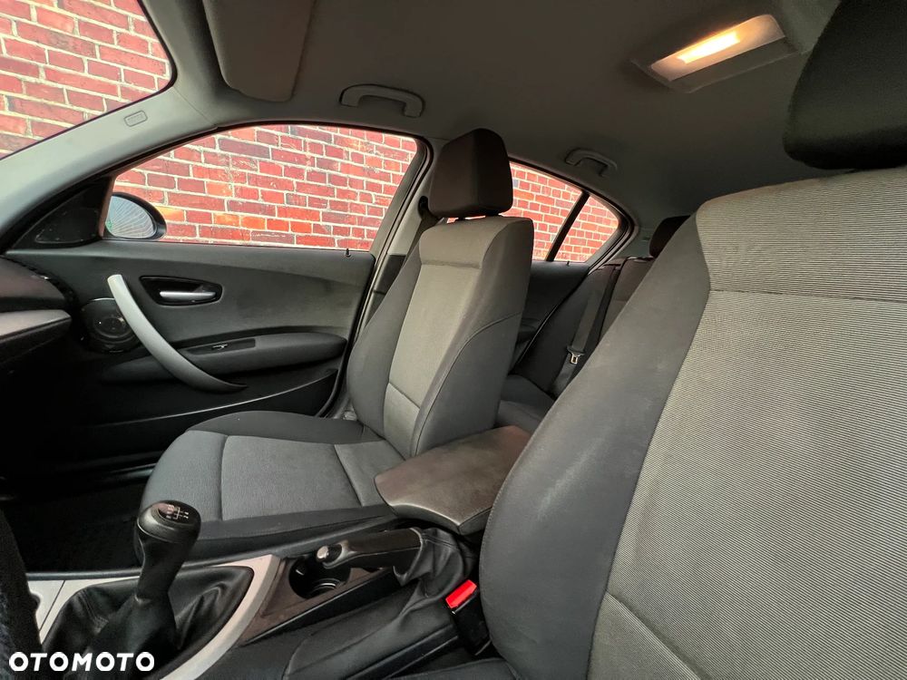 BMW Seria 1 116i - 13