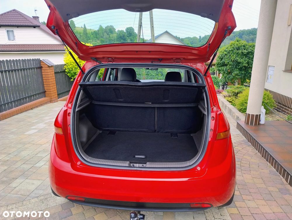 Kia Venga - 13