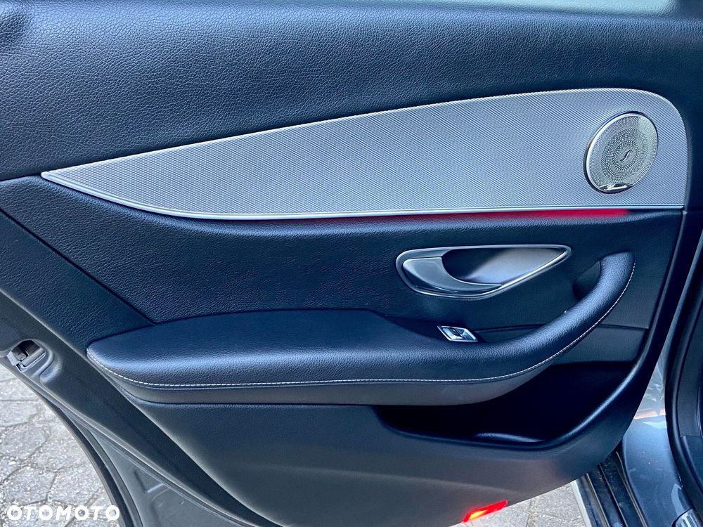 Mercedes-Benz Klasa E 220 d 9G-TRONIC AMG Line - 19