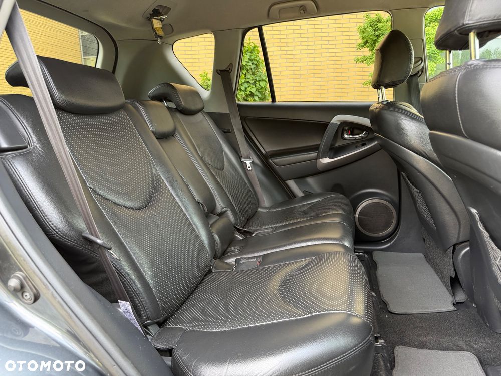 Toyota RAV4 2.2 D-4D Prestige - 8