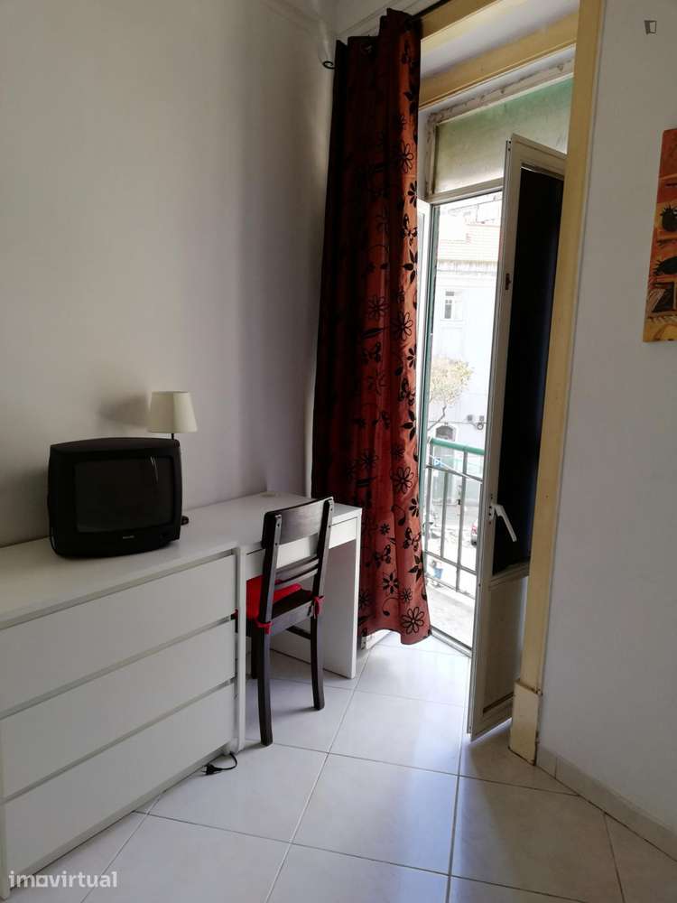 Quarto - localizado em Alameda Lisbon - Grande imagem: 3/23
