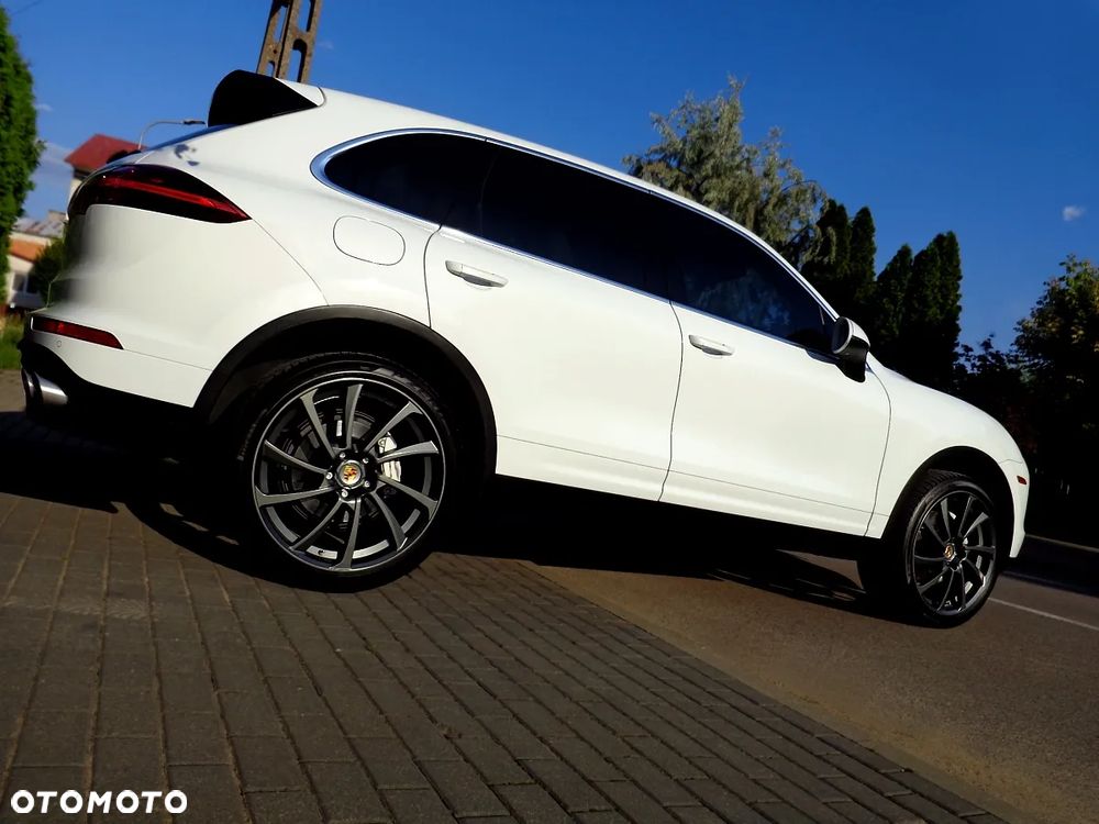 Porsche Cayenne - 22