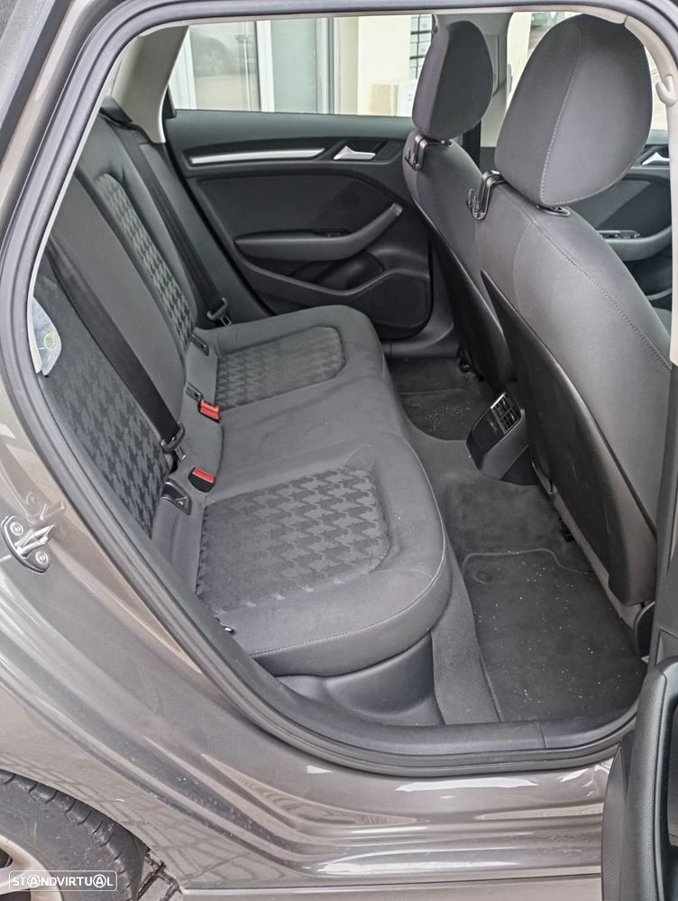 Audi A3 Sportback 1.6 TDI ultra Attraction - 5