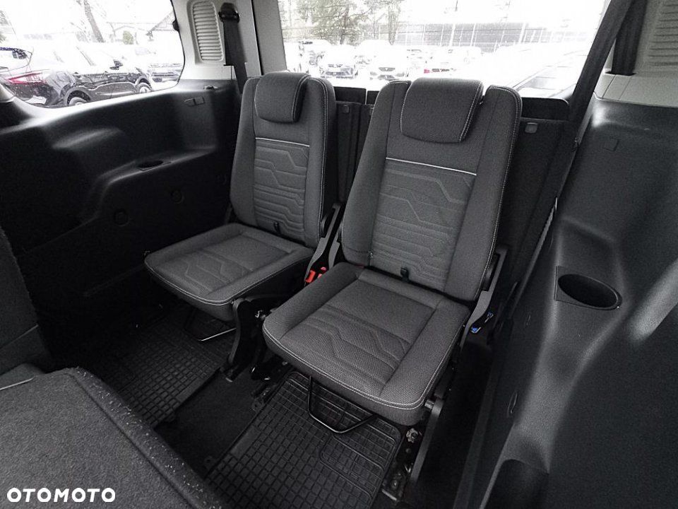 Ford Tourneo Connect - 13