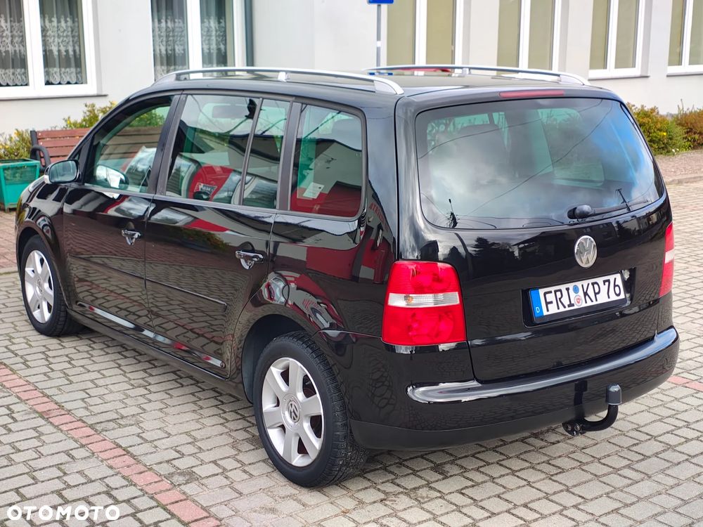 Volkswagen Touran 2.0 TDI Highline - 21