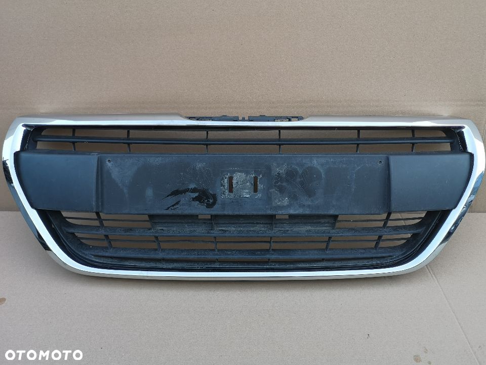 GRILL ATRAPA ZDERZAK PEUGOT 208 LIFT - 2