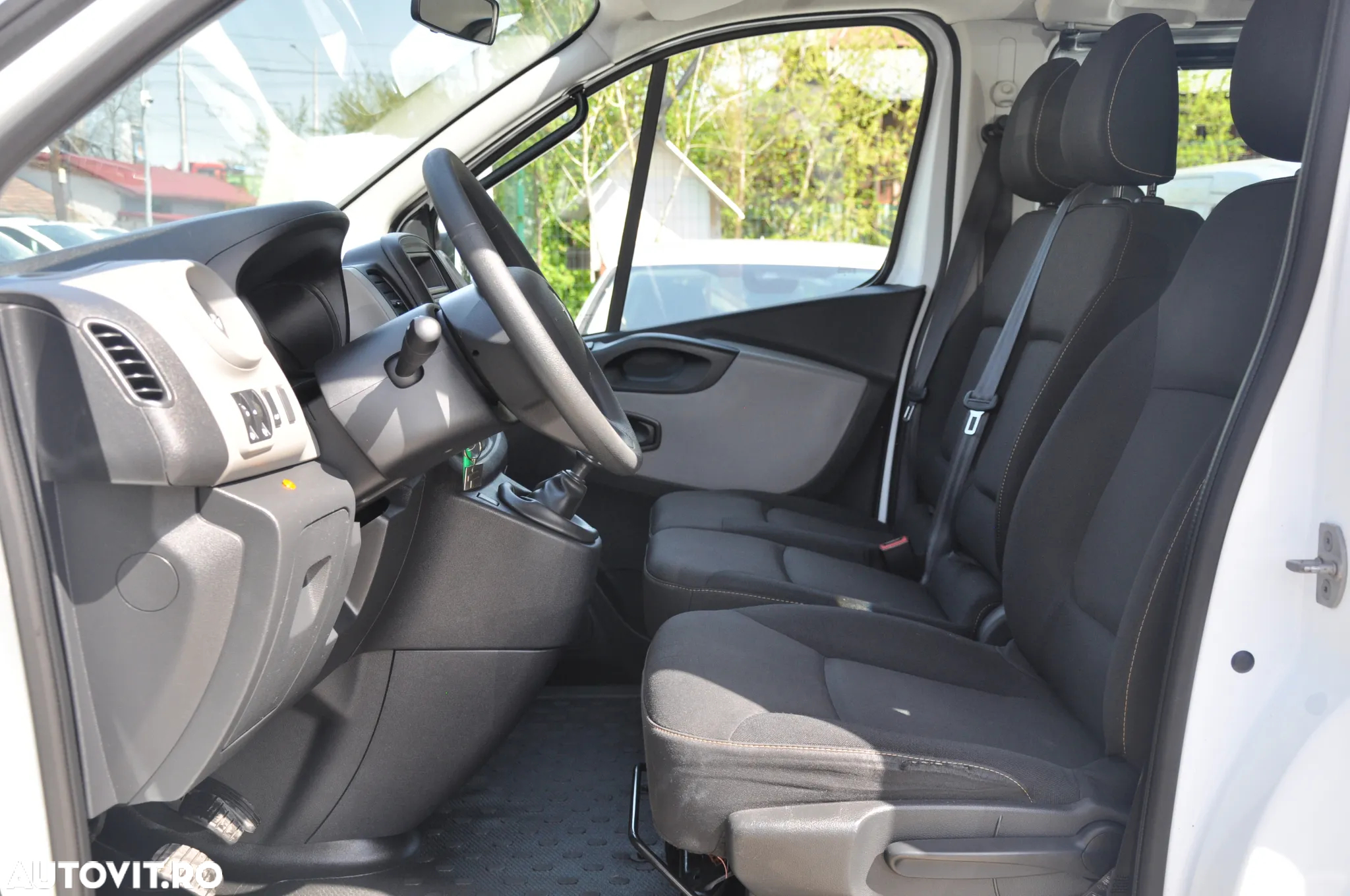 Renault Trafic L2H1 9 Locuri - 14