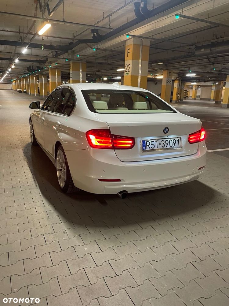 BMW Seria 3 320i Touring Luxury Line - 5