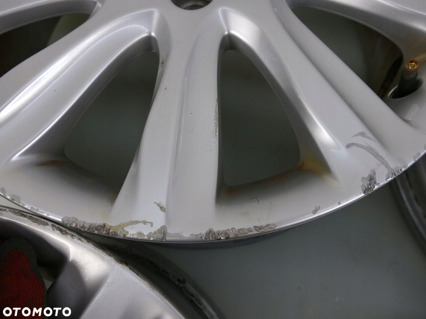 VOLVO V40 II FELGI ALUMINIOWE 7J x 17" 5x108 31381857 - 3