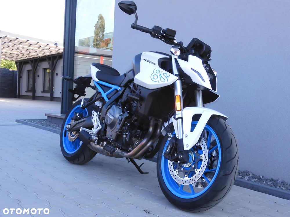 Suzuki GSX - 21