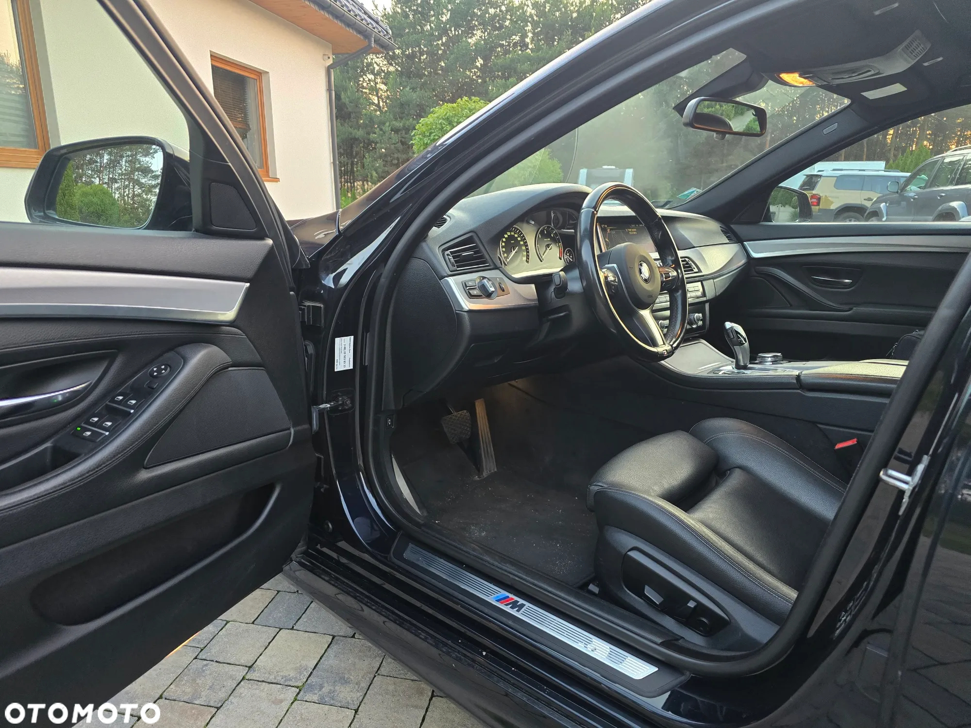 BMW Seria 5 525d xDrive - 11