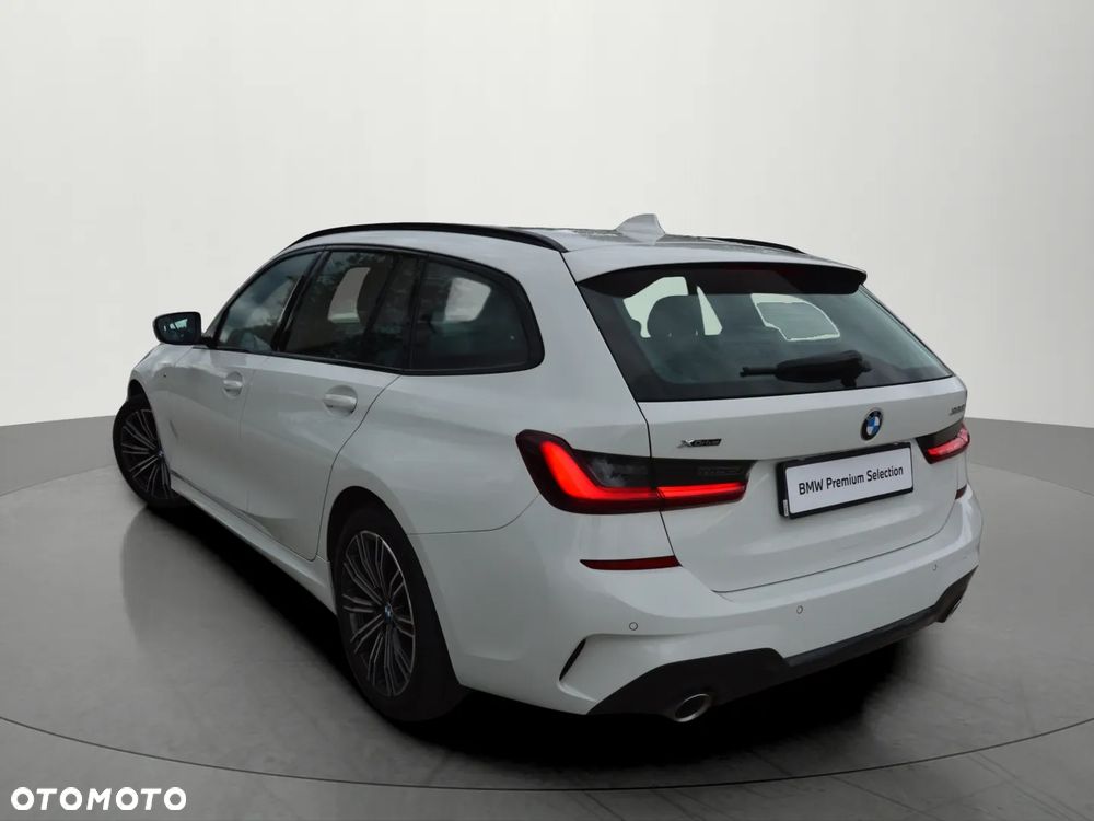 BMW Seria 3 320d xDrive - 9