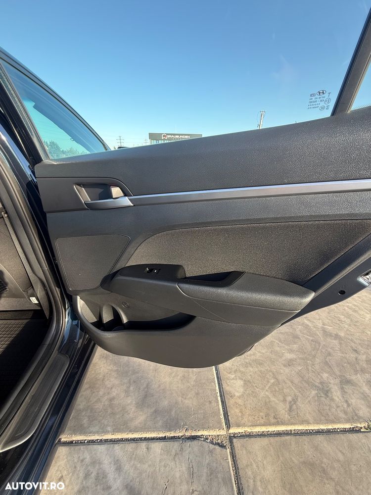 Hyundai Elantra 1.6 MPi Aut. Exclusive - 16