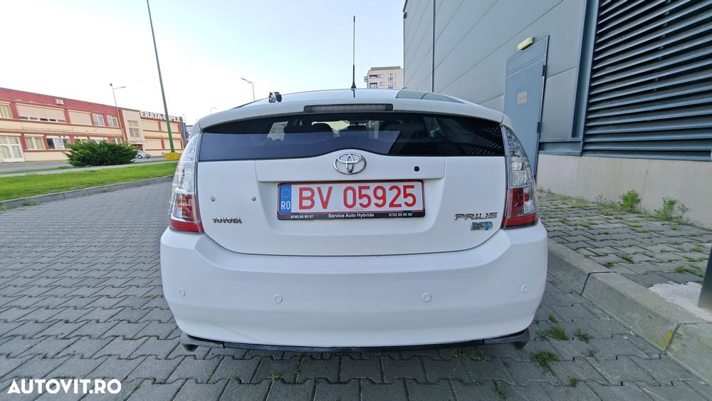Toyota Prius (Hybrid) Sol - 9