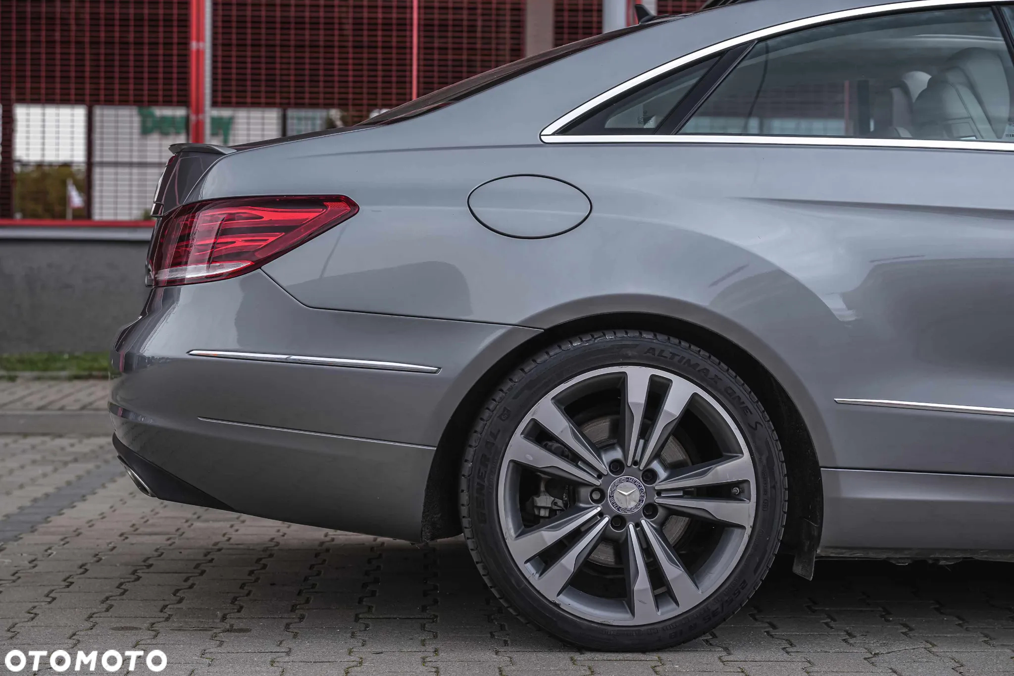 Mercedes-Benz Klasa E 350 CGI BlueEffICIENCY - 12