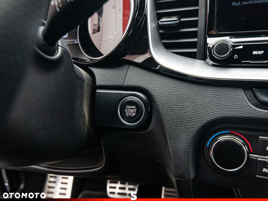 Kia ProCeed 1.6 T-GDI GT DCT - 14