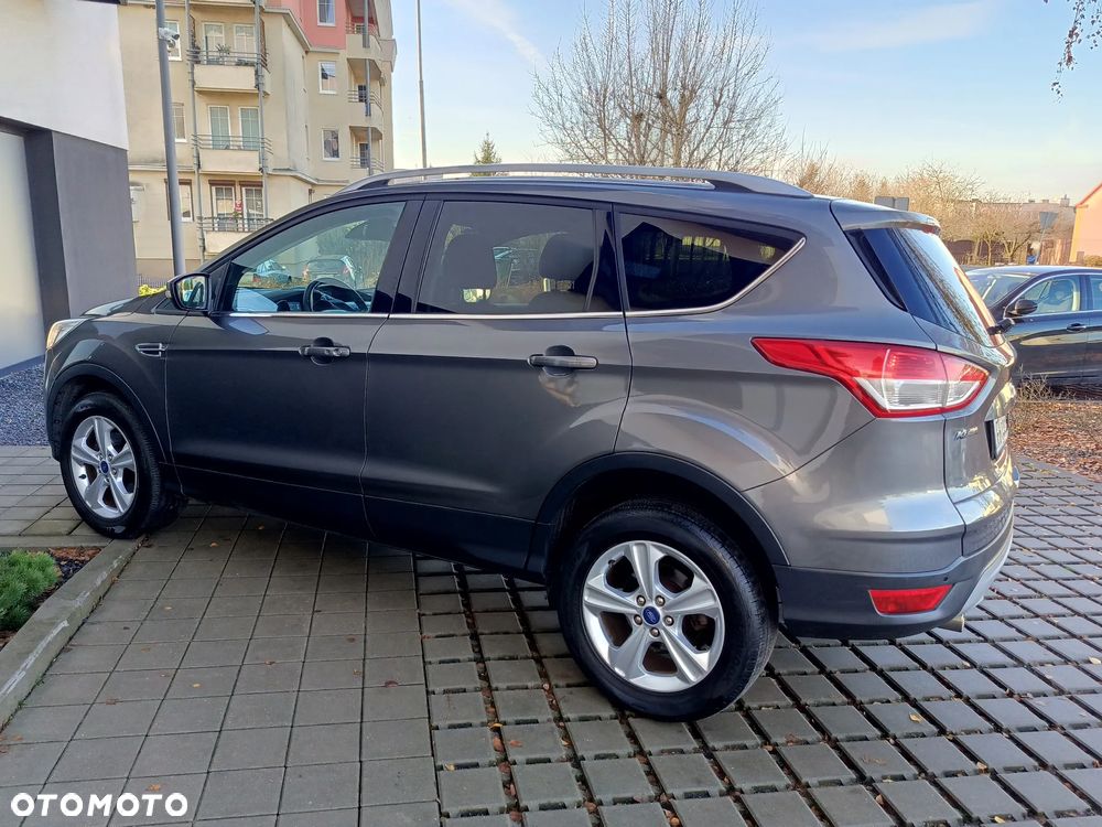Ford Kuga 1.6 EcoBoost 2x4 Titanium - 6