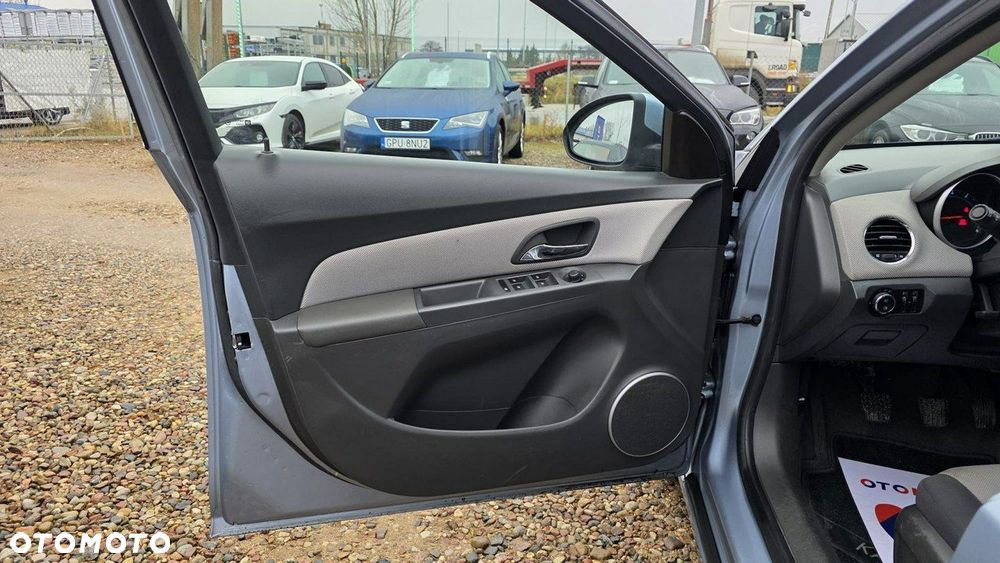 Chevrolet Cruze - 10