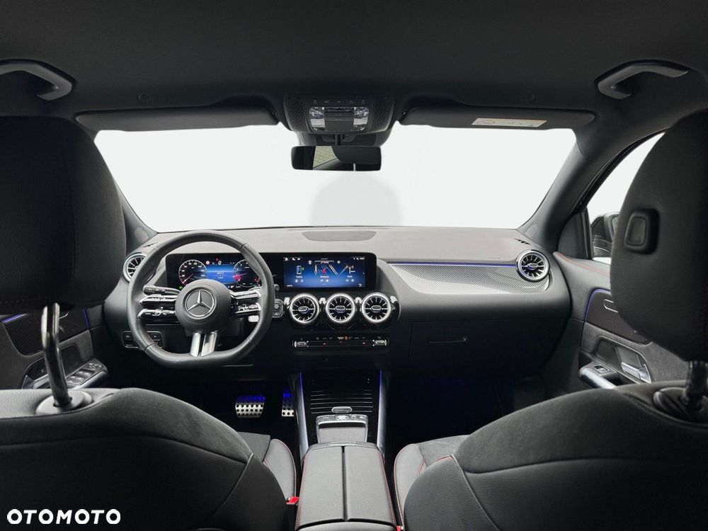 Mercedes-Benz GLA - 14