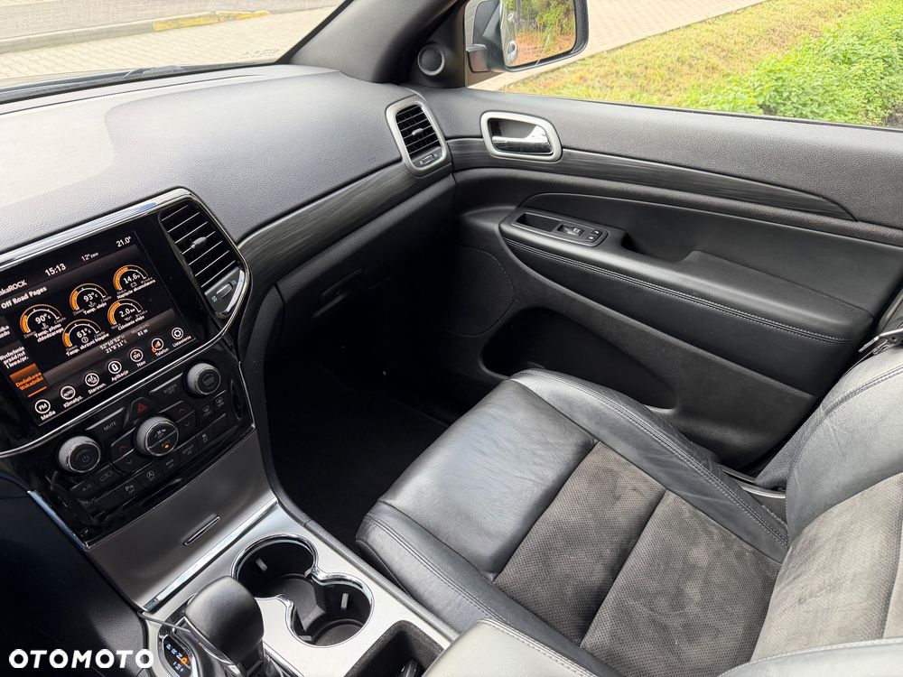 Jeep Grand Cherokee - 34