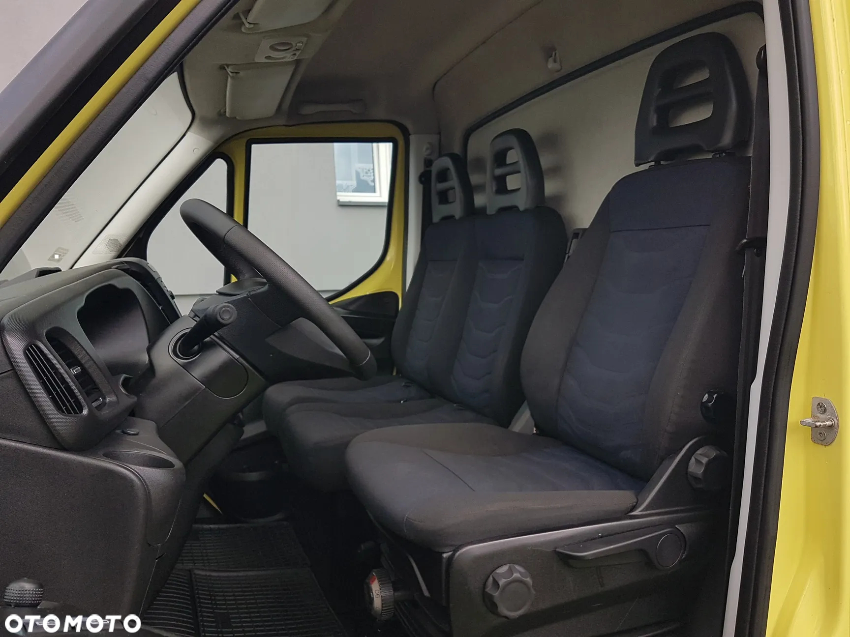 Iveco Daily 8EP KONTENER 4,14x2,21x2,20 KLIMA MANUAL KRAJOWY DMC 3500KG - 7