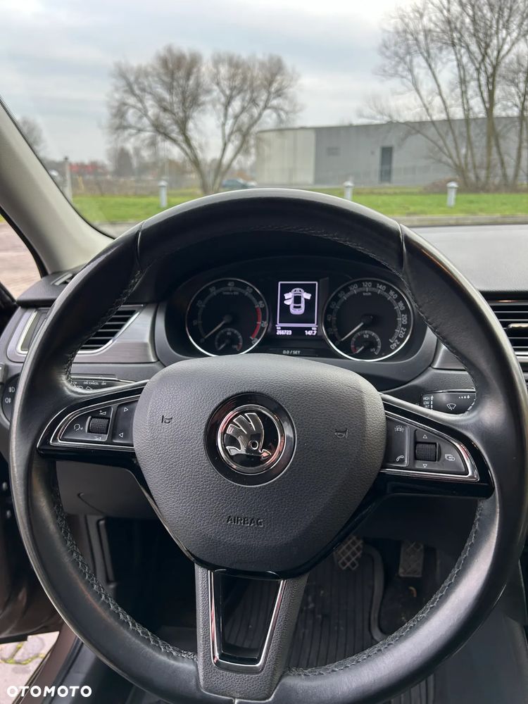 Skoda RAPID 1.0 TSI Style - 22