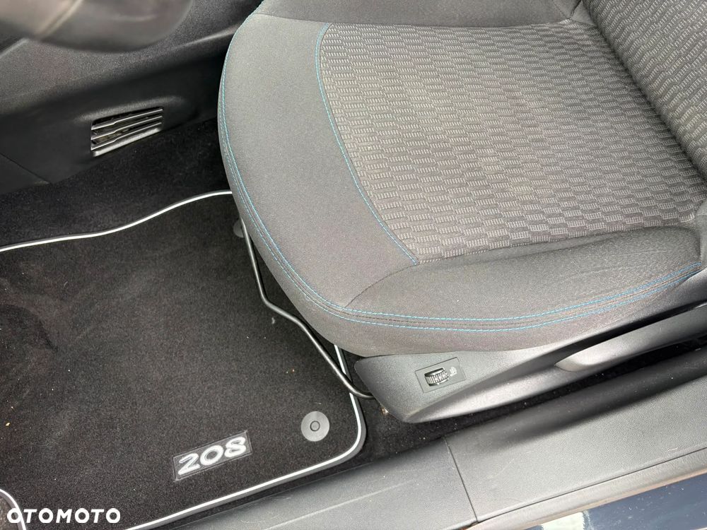Peugeot 208 1.2 PureTech GPF Signature S&S - 16