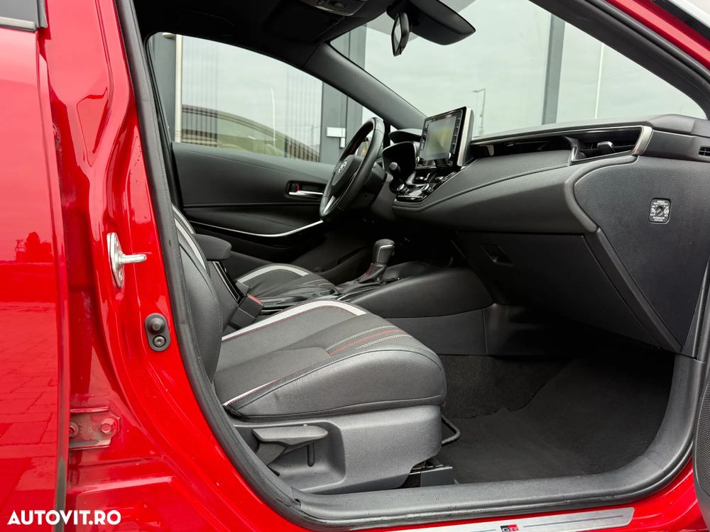 Toyota Corolla 1.8 HSD Dynamic GR Sport - 12