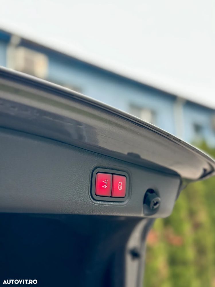Mercedes-Benz E - 25