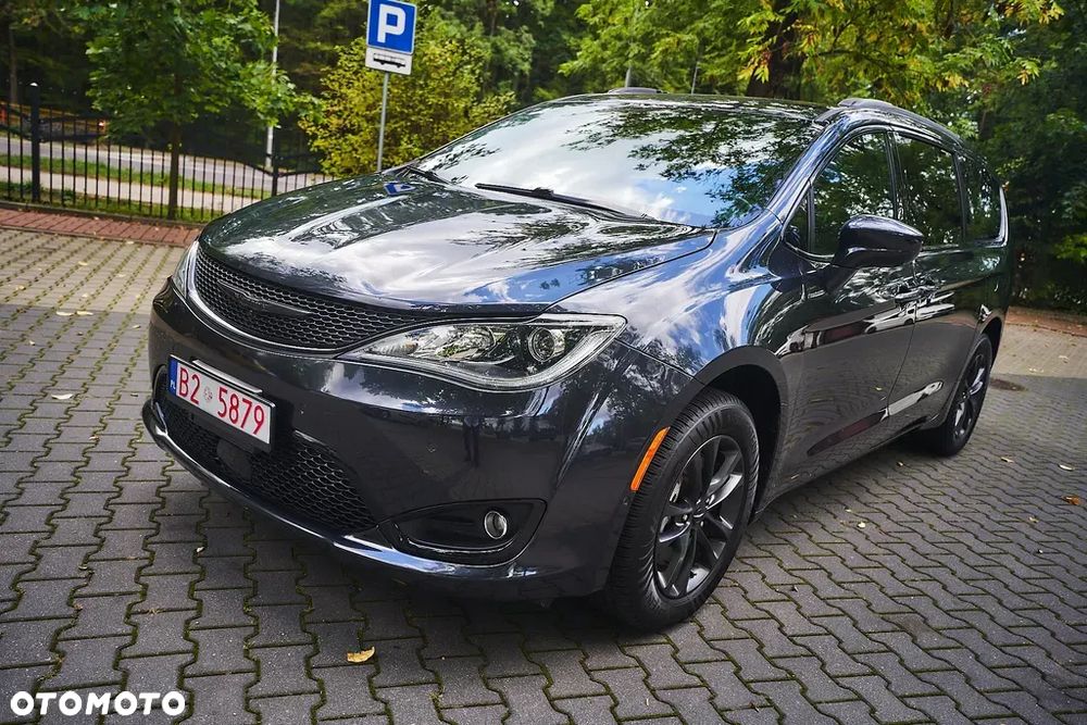 Chrysler Pacifica - 3