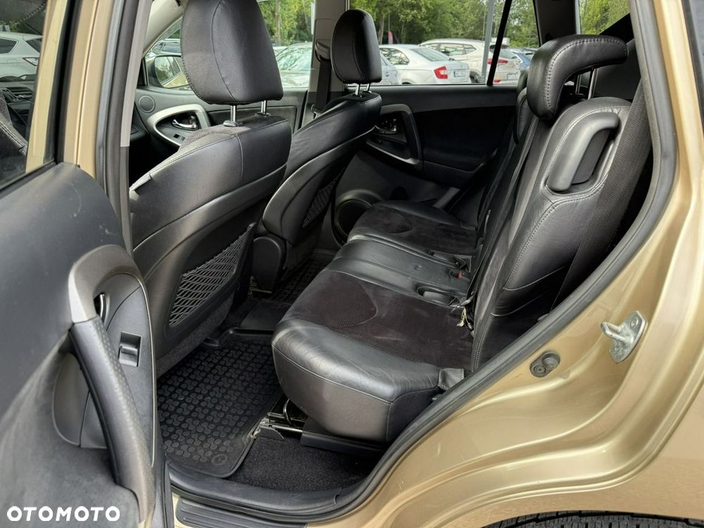 Toyota RAV4 - 17