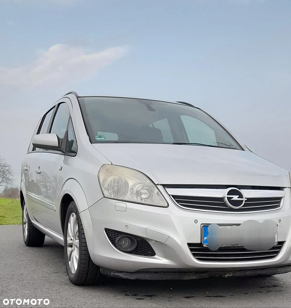 Opel Zafira - 1