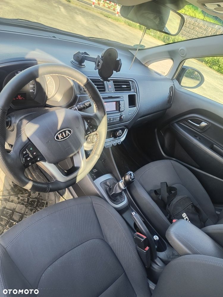 Kia Rio - 7