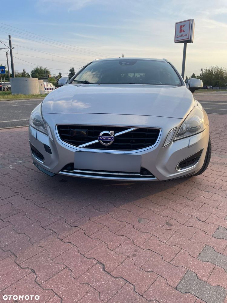 Volvo V60 D5 AWD R-Design Summum - 8