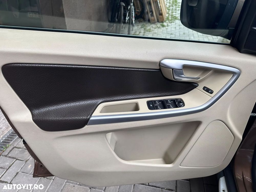 Volvo XC 60 D3 AWD Kinetic - 18