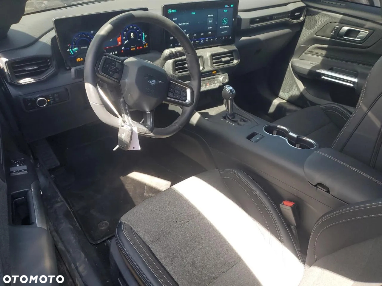 Ford Mustang - 8