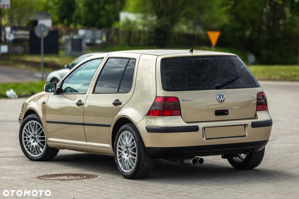 Volkswagen Golf - 4