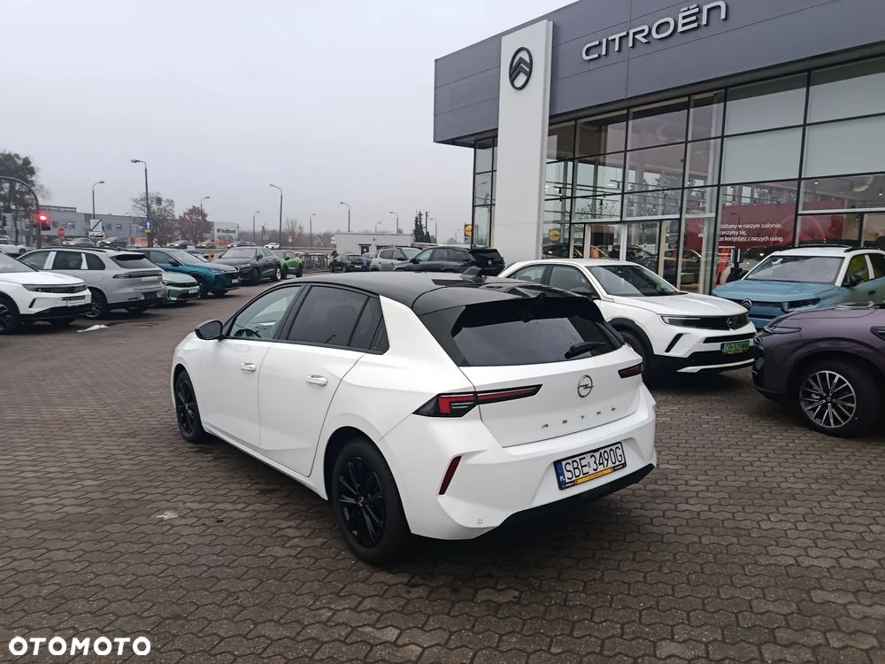 Opel Astra 1.2 T Business Edition S&S - 4