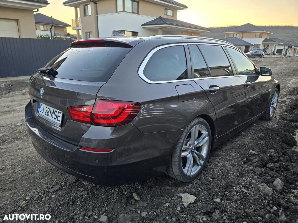BMW Seria 5 525d xDrive Aut. Luxury Line - 2