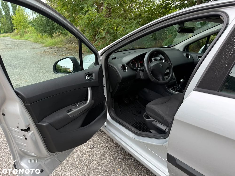 Peugeot 308 2008 photo 5